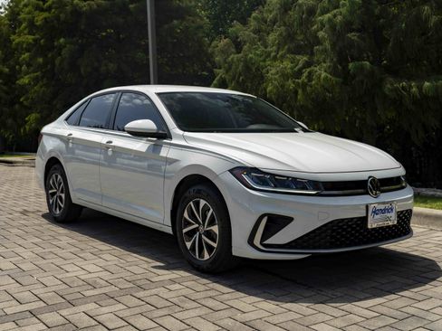 Certified 2025 Volkswagen Jetta S FWD image 2