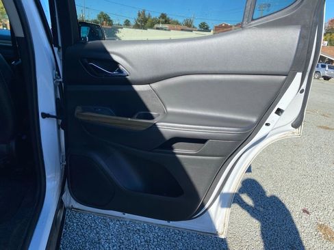 Used 2017 GMC Acadia Denali w/ Technology Package image 20