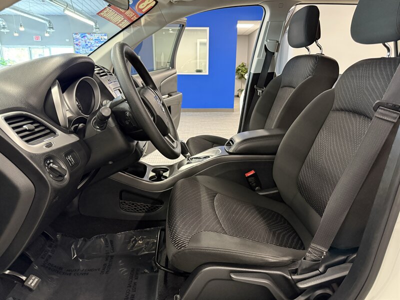Used 2018 Dodge Journey SE FWD image 16