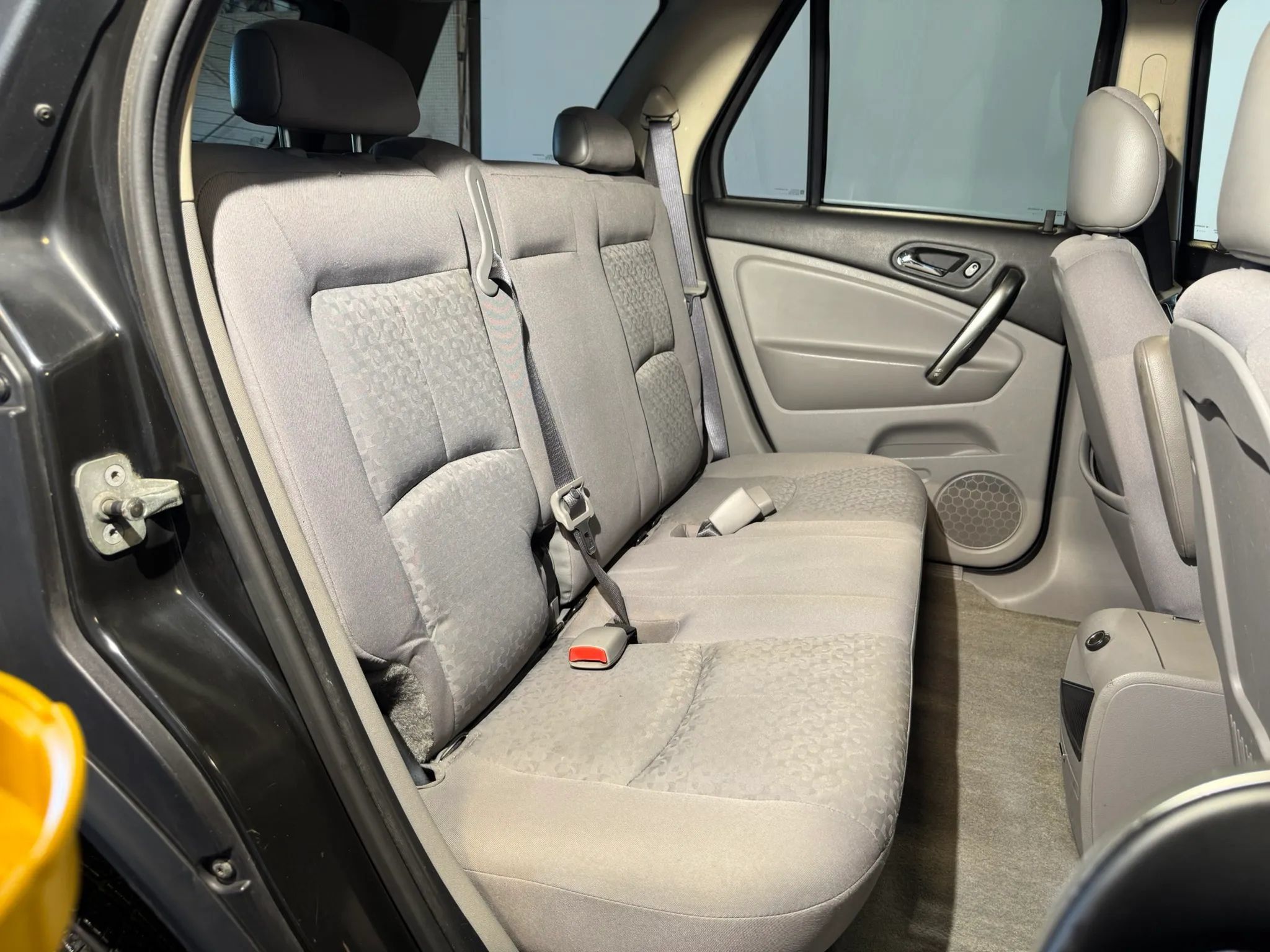 Used 2006 Saturn Vue 2WD w/ Comfort Pkg image 24
