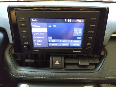 Used 2020 Toyota RAV4 LE FWD image 25