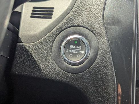 Used 2018 Ford Explorer XLT w/ Equipment Group 201A AWD/4WD image 18