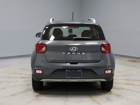 Used 2025 Hyundai Venue SEL FWD image 10