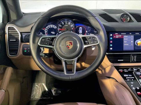 Certified 2022 Porsche Cayenne AWD/4WD image 15