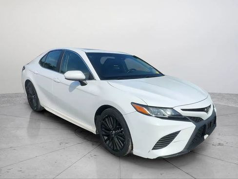 Used 2018 Toyota Camry SE w/ Moonroof Package FWD image 7