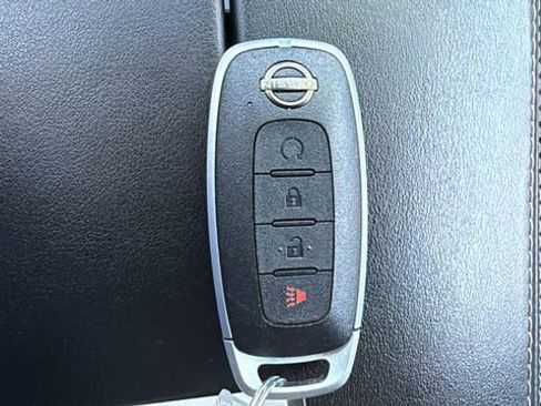 Certified 2023 Nissan Rogue SV image 30