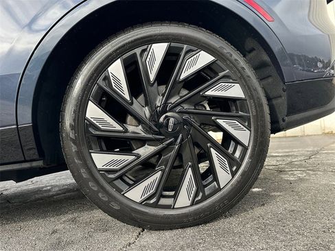 Used 2024 Lincoln Nautilus Reserve w/ Equipment Group 202A image 20