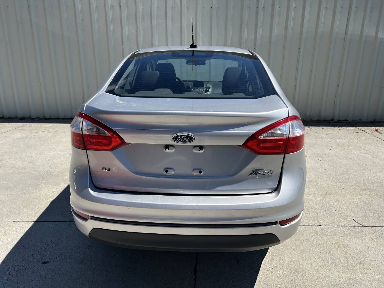 Used 2015 Ford Fiesta SE FWD image 4