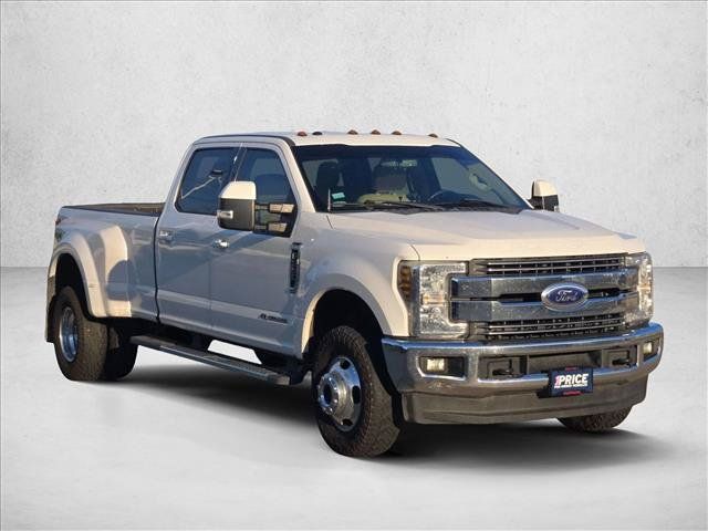 Used 2018 Ford F350 Lariat w/ Lariat Value Package AWD/4WD image 3