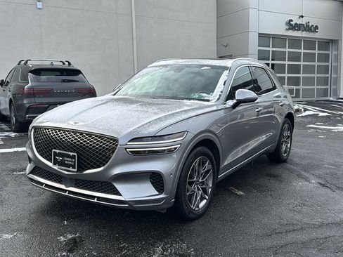 Used 2022 Genesis GV70 2.5T w/ Advanced Package image 3