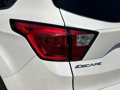 Certified 2019 Ford Escape Titanium AWD/4WD image 10