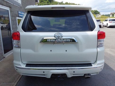 Used 2013 Toyota 4Runner SR5 w/ Premium Pkg AWD/4WD image 4