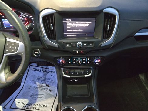 Used 2023 GMC Terrain SLE w/ Driver Convenience Package image 15