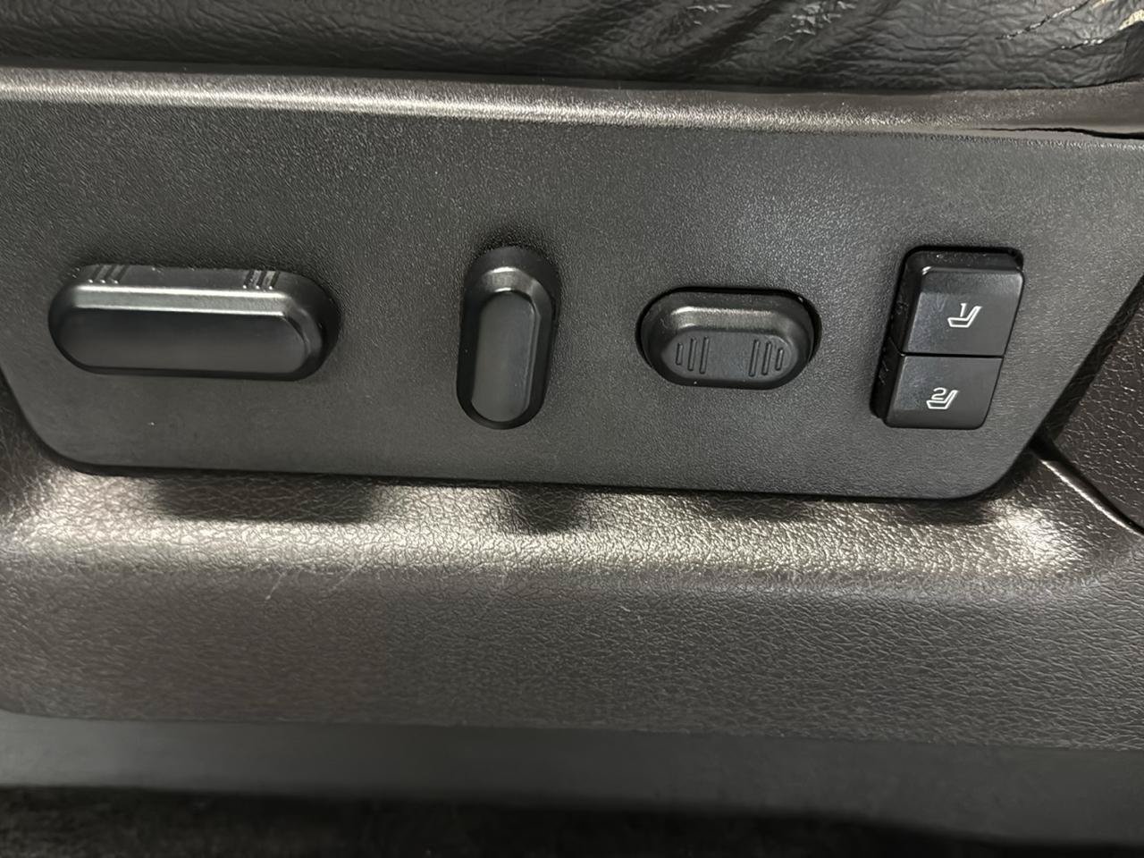 Used 2010 Ford F150 Lariat AWD/4WD image 10