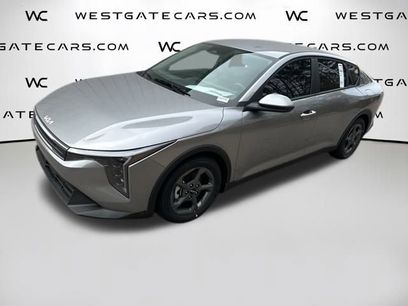 New 2025 Kia K4 LXS