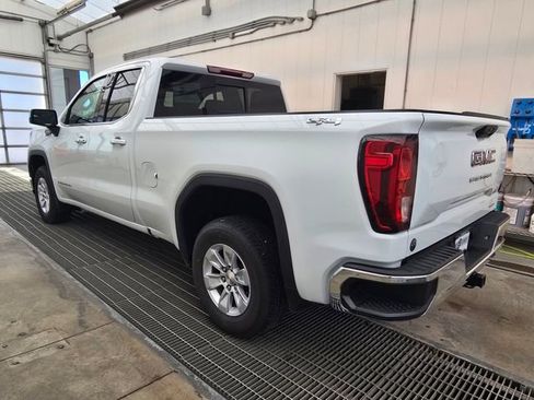 Used 2024 GMC Sierra 1500 SLE w/ Preferred Package image 3