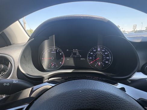 Used 2022 Kia Forte LXS FWD image 15