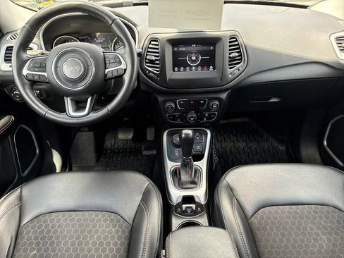 Used 2019 Jeep Compass Latitude AWD/4WD image 11
