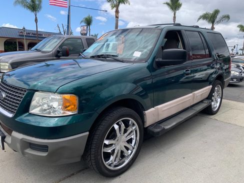 Used 2003 Ford Expedition XLT RWD image 2