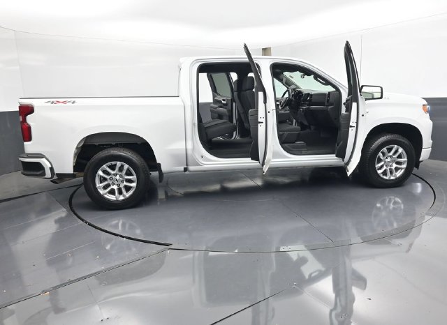 Used 2026 Chevrolet Silverado 1500 RST AWD/4WD image 43