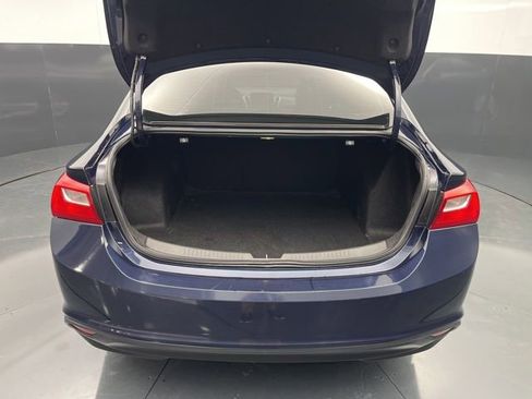 Used 2017 Chevrolet Malibu LT image 17