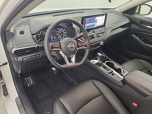 Used 2025 Nissan Altima 2.5 SL FWD image 24