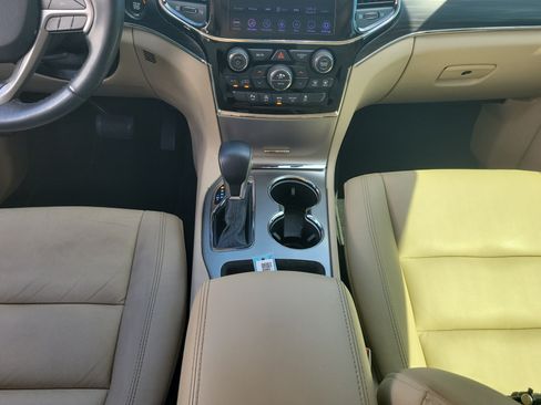 Used 2020 Jeep Grand Cherokee Limited RWD image 17
