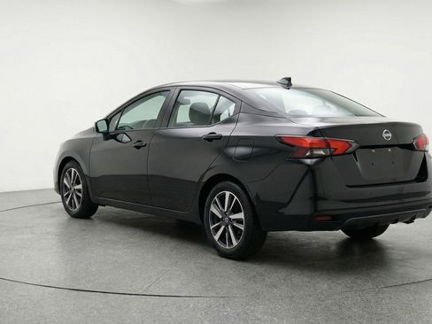 Used 2025 Nissan Versa SV image 6