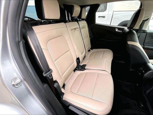 Certified 2022 Ford Escape SEL image 19