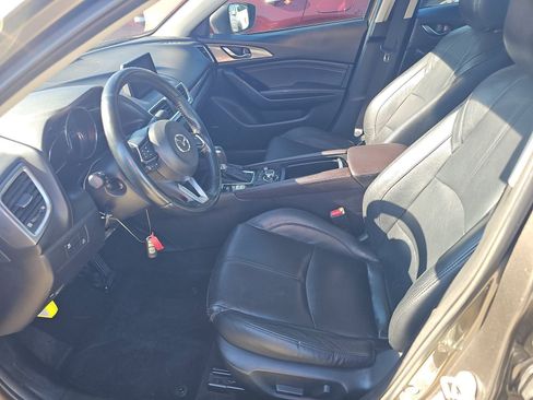 Used 2018 MAZDA MAZDA3 Grand Touring image 38