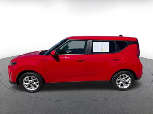 Used 2024 Kia Soul LX w/ Option Group 015 FWD image 9