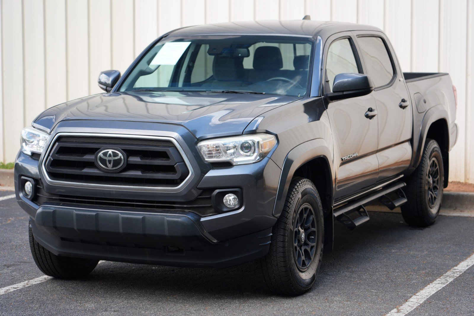 Used 2020 Toyota Tacoma SR5 RWD image 40
