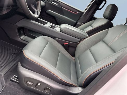 Used 2025 GMC Acadia AT4 w/ LPO, Floor Liner Package AWD/4WD image 10