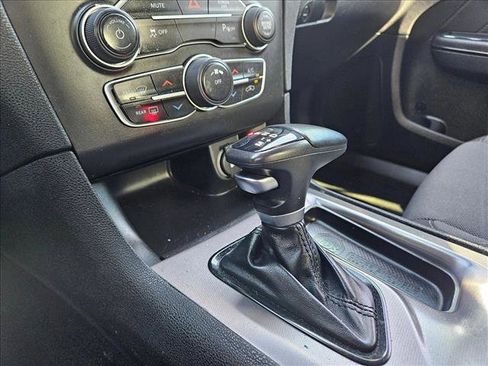 Used 2022 Dodge Charger SXT w/ Blacktop Package image 15