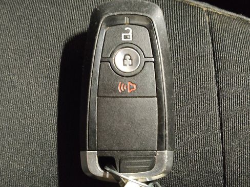 Used 2020 Ford Edge SE AWD/4WD image 32