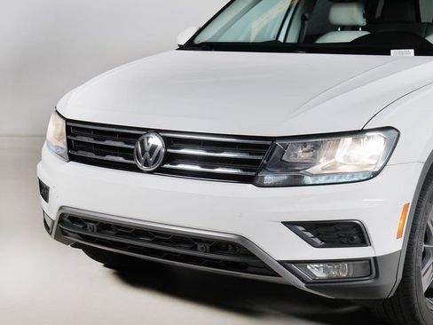 Used 2021 Volkswagen Tiguan SE AWD/4WD image 28