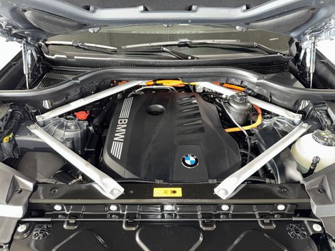 Certified 2025 BMW X5 xDrive50e w/ Premium Package image 35