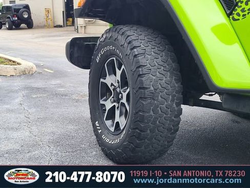Used 2021 Jeep Wrangler Unlimited Rubicon AWD/4WD image 32