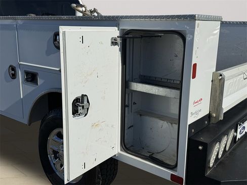 Used 2022 RAM 2500 Tradesman w/ Chrome Appearance Group image 40