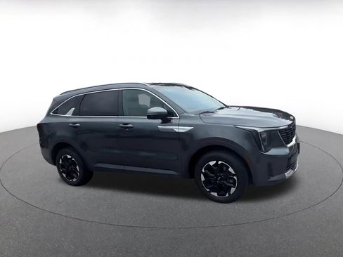 Used 2024 Kia Sorento S AWD/4WD image 2