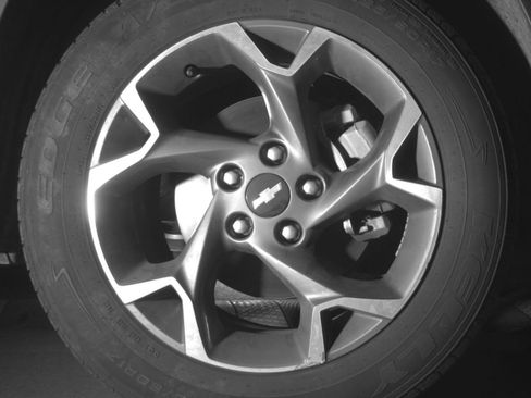 Used 2025 Chevrolet Trax LT w/ LT Convenience Package FWD image 16