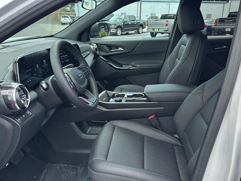 New 2026 Chevrolet Equinox LT w/ Convenience Package II image 8