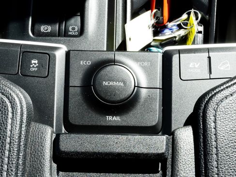 Used 2025 Toyota Grand Highlander AWD Hybrid image 41
