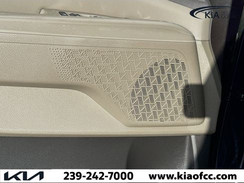 New 2026 Kia Carnival EX FWD image 23