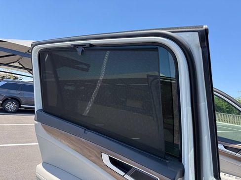 Used 2024 Volkswagen Atlas SE w/ Panoramic Sunroof Package FWD image 26