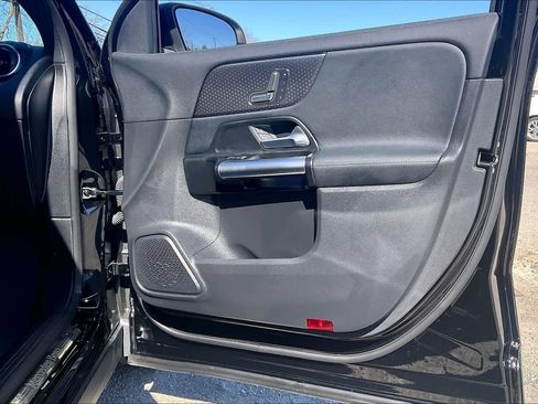 Used 2025 Mercedes-Benz GLA 250 image 22