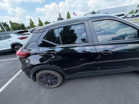 Used 2024 Nissan Kicks SV w/ Interior Electronics Package FWD image 5