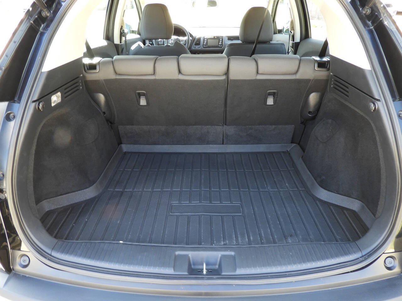 Used 2020 Honda HR-V LX image 29