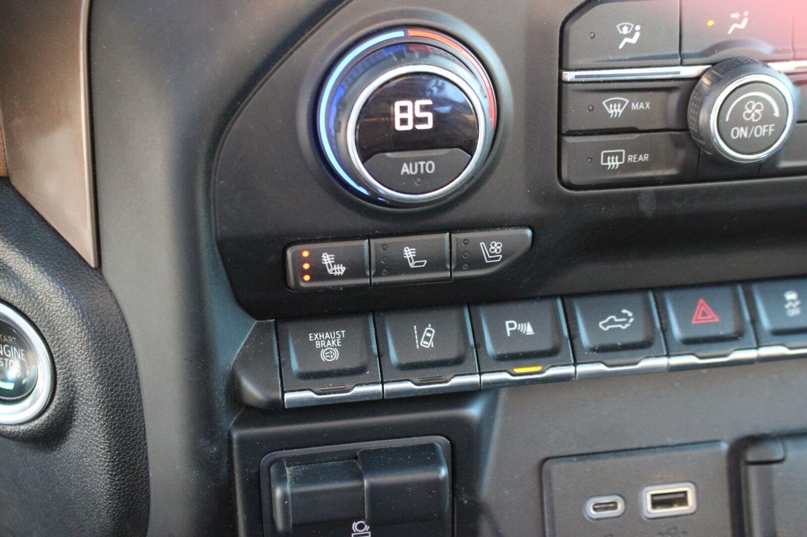 Used 2021 Chevrolet Silverado 2500 High Country AWD/4WD image 28