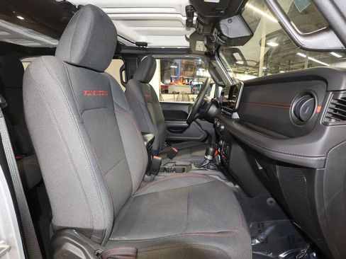 Used 2024 Jeep Wrangler Unlimited Rubicon image 26